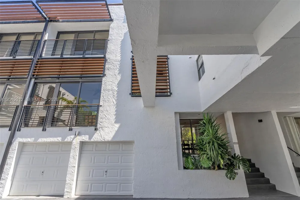 209 E Enid Dr #36 Key Biscayne, FL 33149
