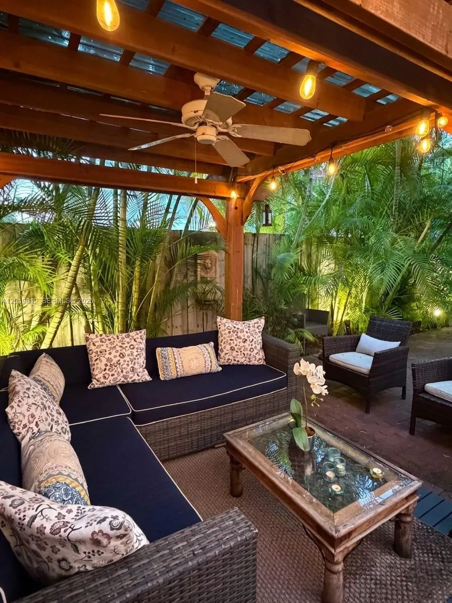 209 E Enid Dr #36 Key Biscayne, FL 33149