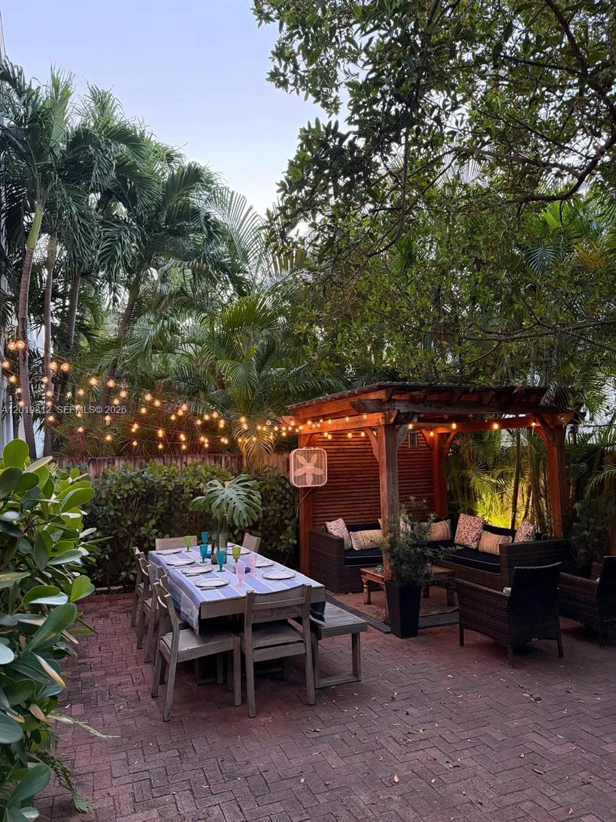 209 E Enid Dr #36 Key Biscayne, FL 33149