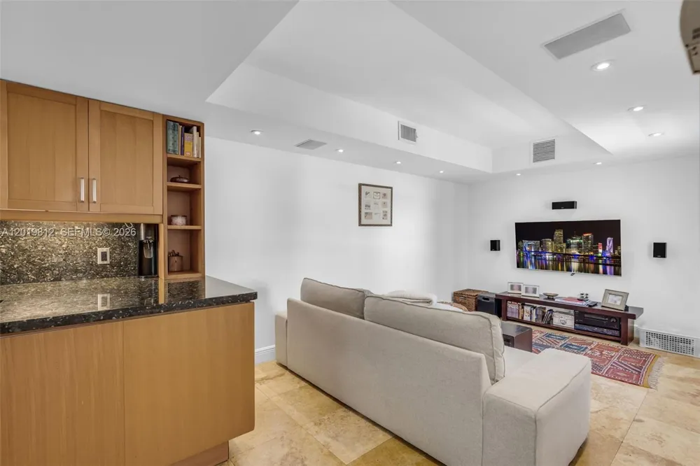 209 E Enid Dr #36 Key Biscayne, FL 33149