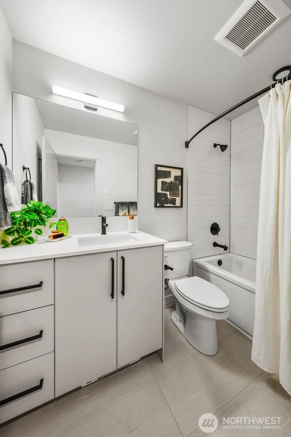 114 NE 180th Street #D Shoreline, WA 98155