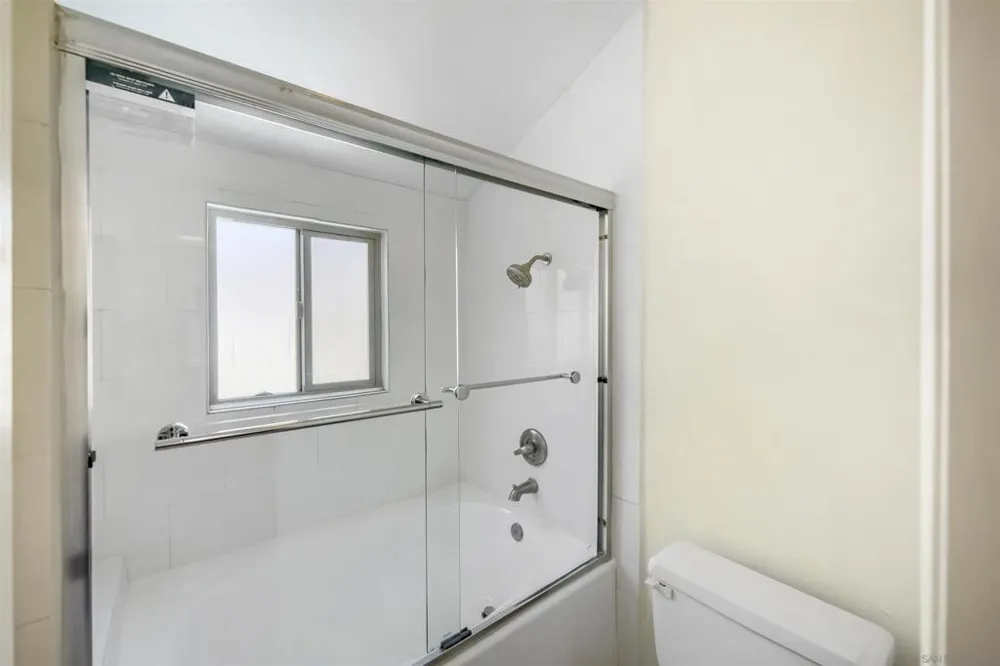 5687 Menorca Dr San Diego, CA 92124