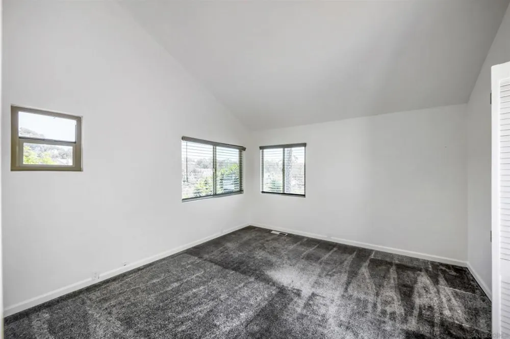 5687 Menorca Dr San Diego, CA 92124