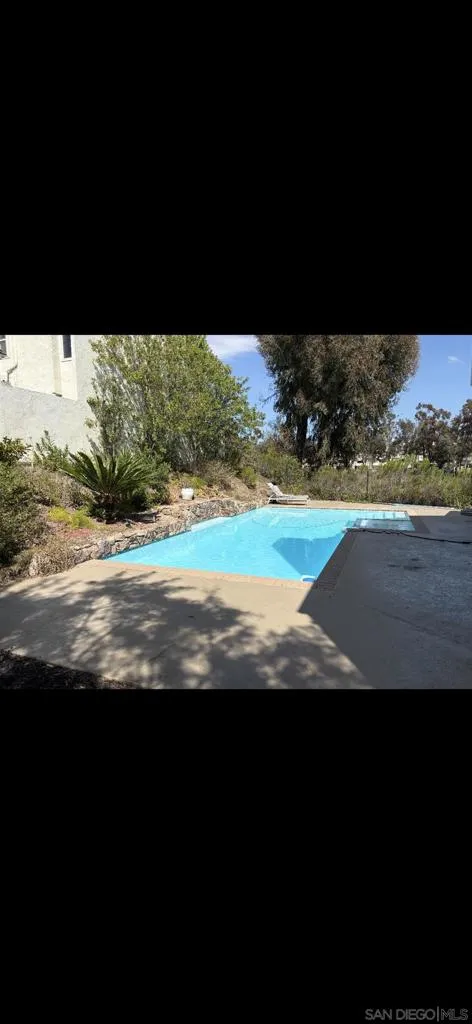 5687 Menorca Dr San Diego, CA 92124