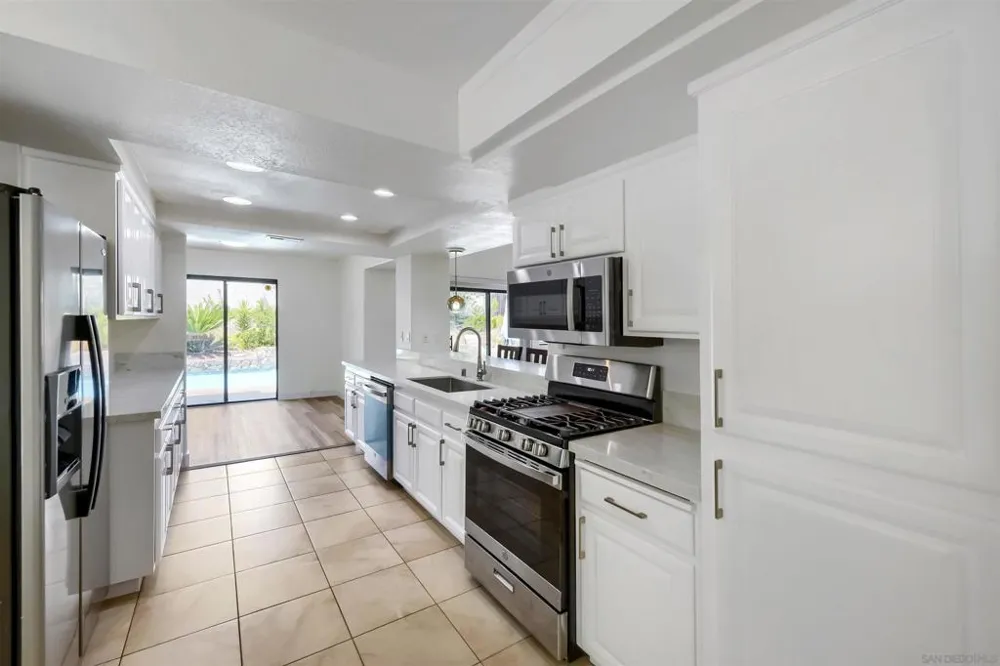 5687 Menorca Dr San Diego, CA 92124