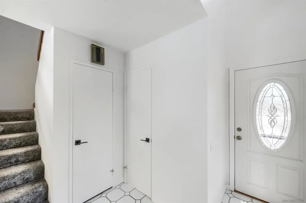 5687 Menorca Dr San Diego, CA 92124