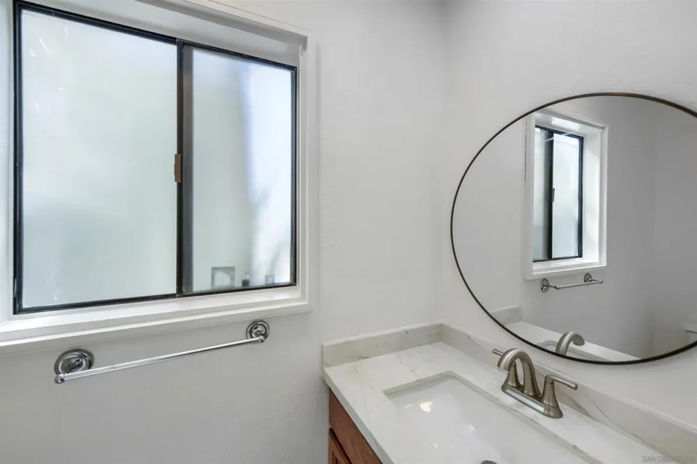 5687 Menorca Dr San Diego, CA 92124