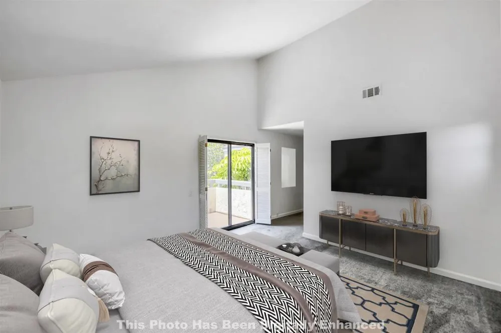 5687 Menorca Dr San Diego, CA 92124