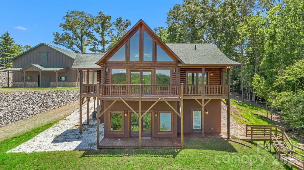 318 Heron Point Drive Wilkesboro, NC 28697
