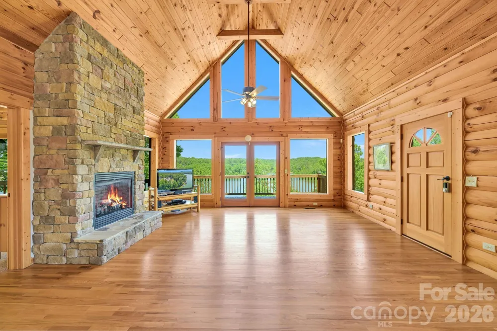 318 Heron Point Drive Wilkesboro, NC 28697