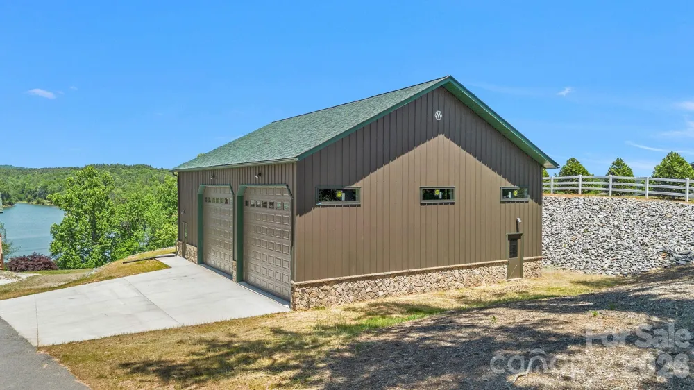 318 Heron Point Drive Wilkesboro, NC 28697