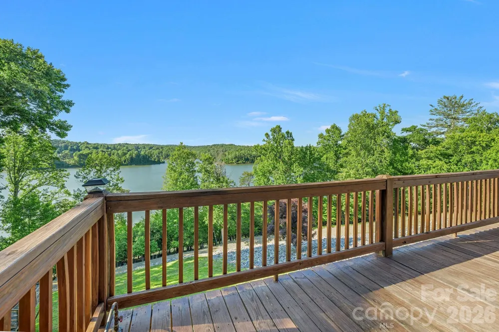 318 Heron Point Drive Wilkesboro, NC 28697