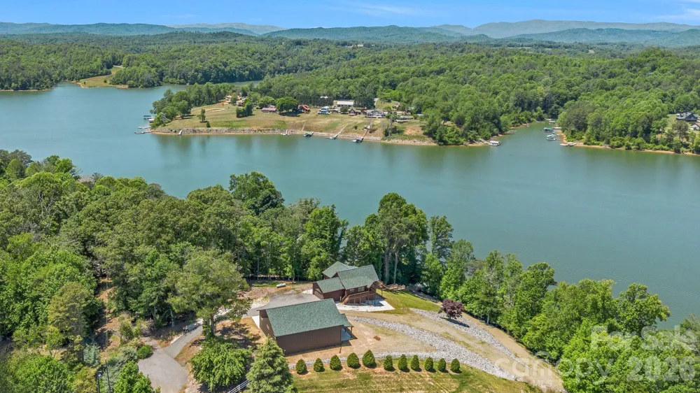 318 Heron Point Drive Wilkesboro, NC 28697