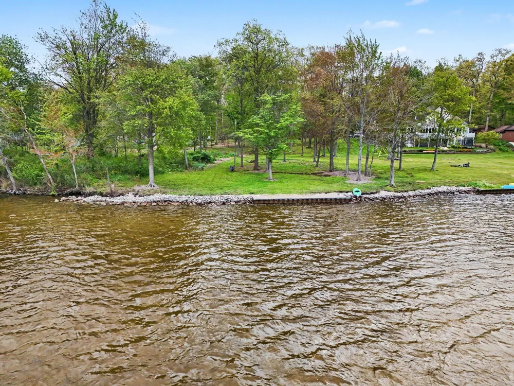 16 Baur Lane Vicksburg, MI 49097