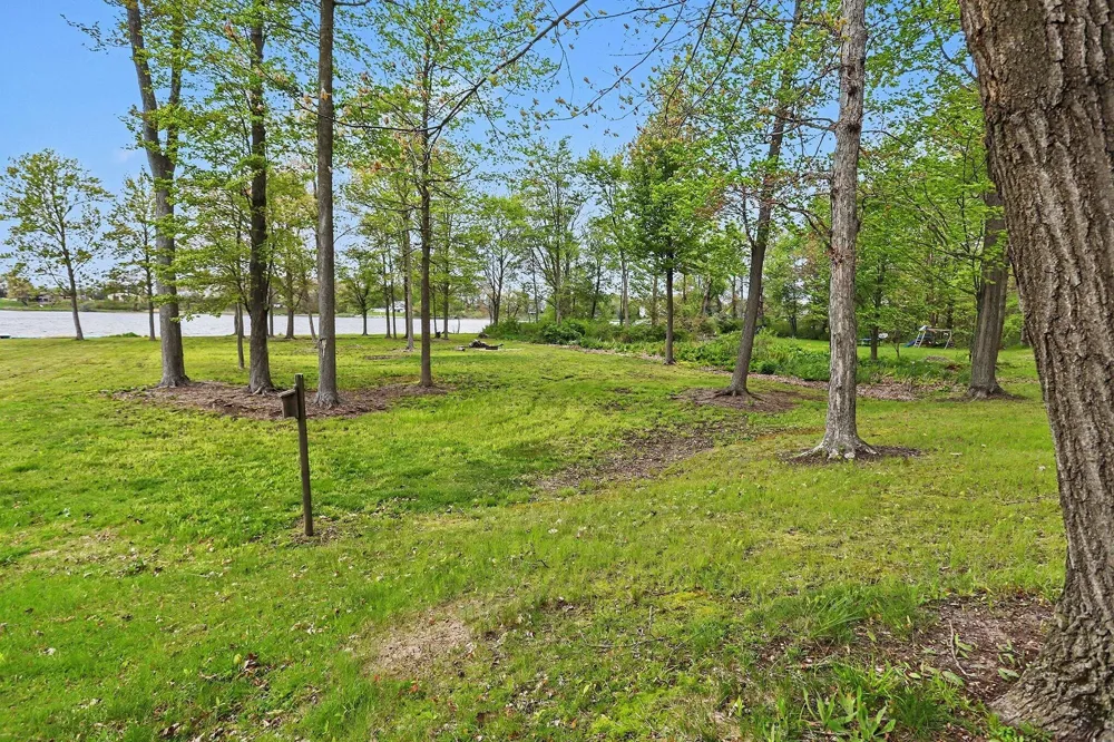 16 Baur Lane Vicksburg, MI 49097