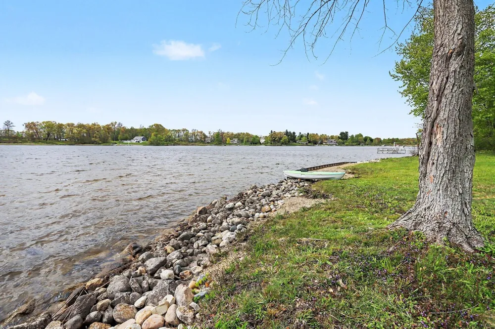 16 Baur Lane Vicksburg, MI 49097