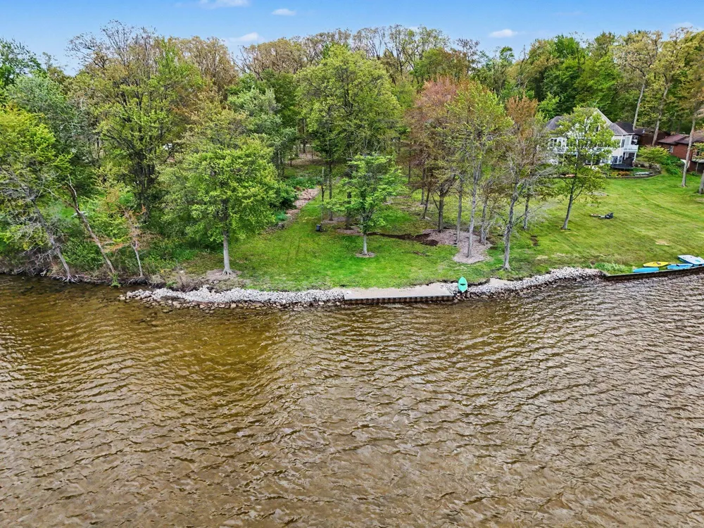 16 Baur Lane Vicksburg, MI 49097