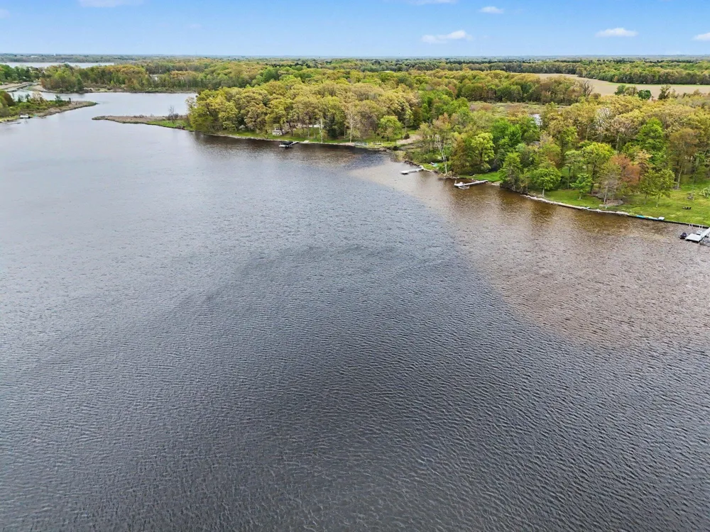 16 Baur Lane Vicksburg, MI 49097
