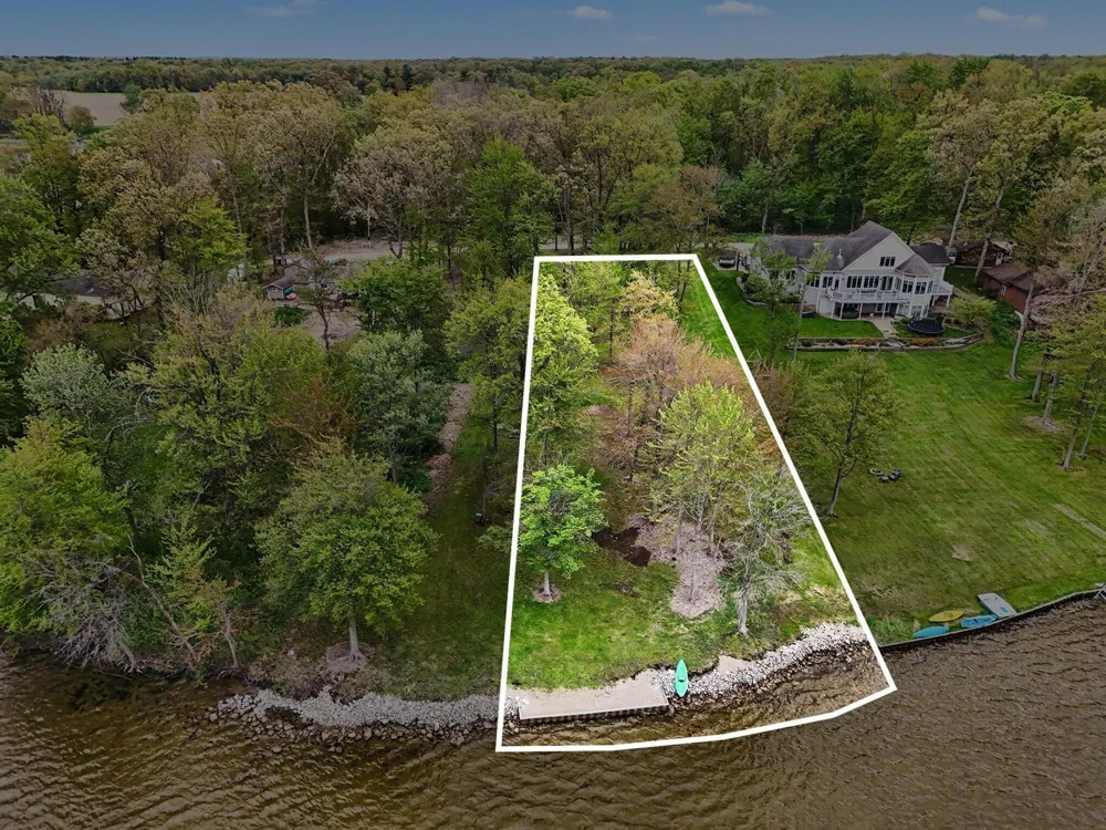 16 Baur Lane Vicksburg, MI 49097