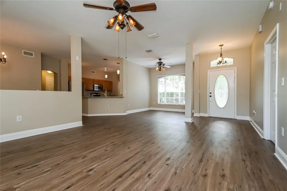 2221 MOUNTAIN MEADOW WAY Valrico, FL 33594