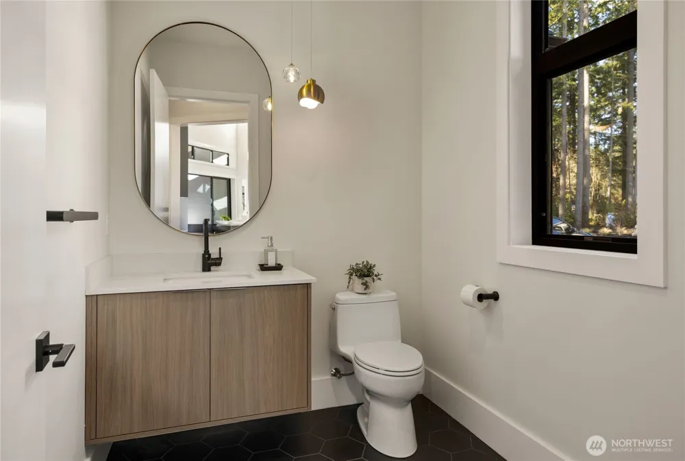 13982 13970 Manzanita Road NE Bainbridge Island, WA 98110