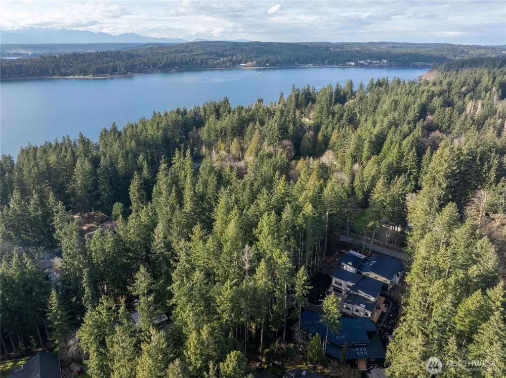 13982 13970 Manzanita Road NE Bainbridge Island, WA 98110