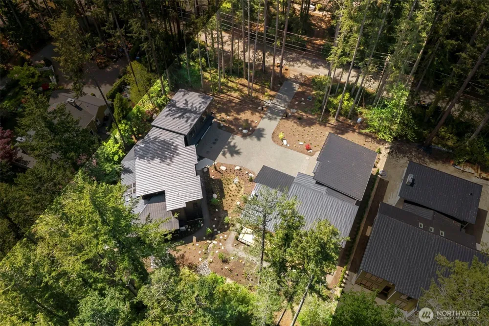 13982 13970 Manzanita Road NE Bainbridge Island, WA 98110