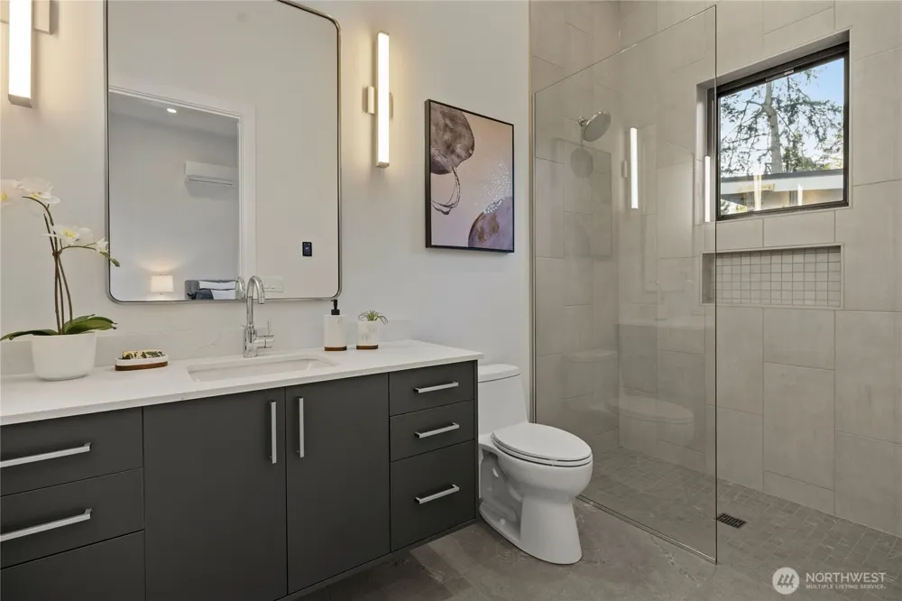13982 13970 Manzanita Road NE Bainbridge Island, WA 98110