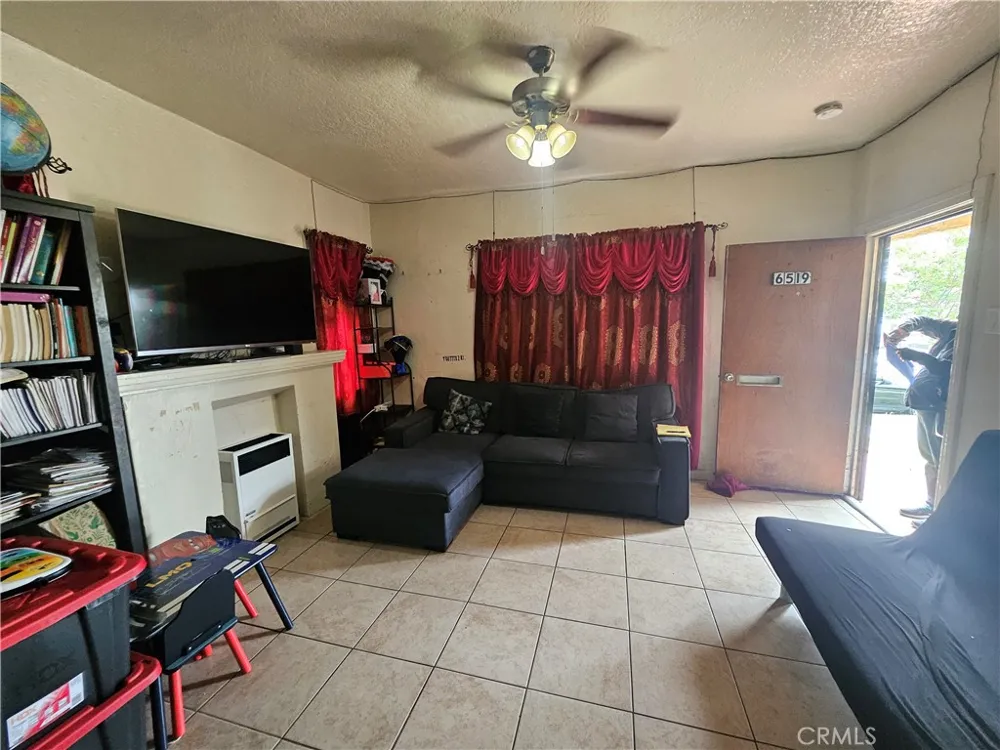 6519 Middleton Street Huntington Park, CA 90255