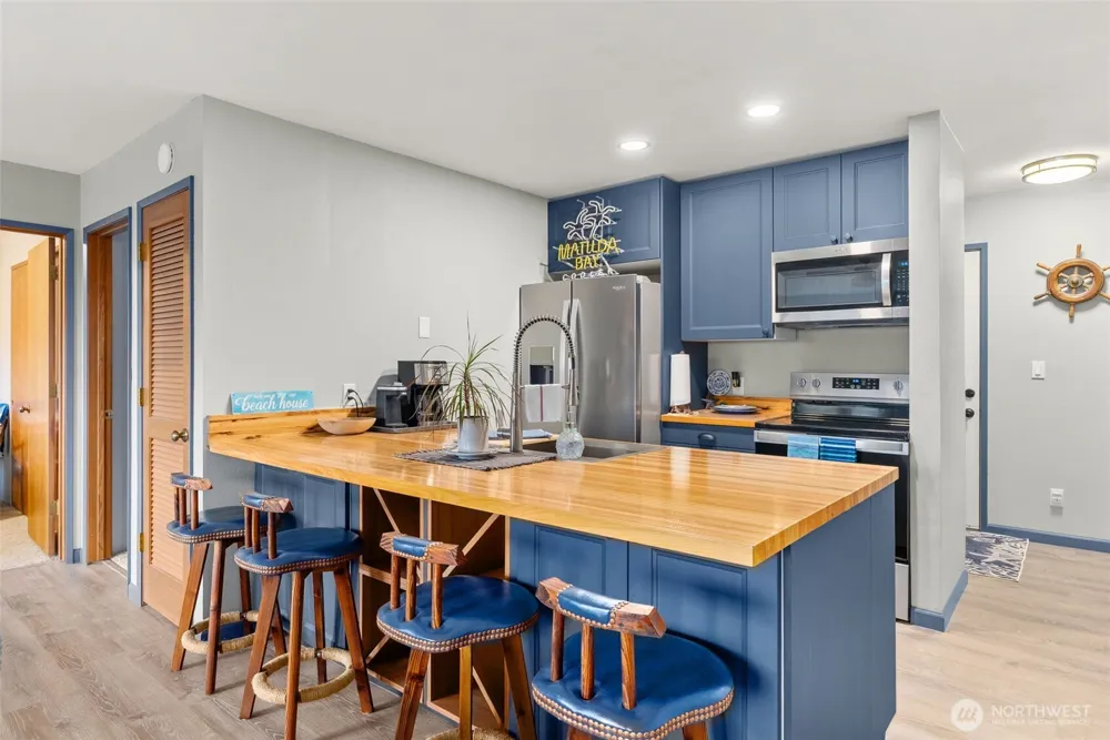 2855 S Forrest Street #203 Westport, WA 98595