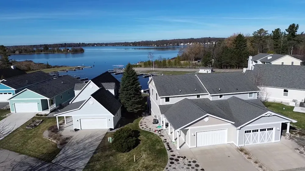 7484 Huckleberry Lane Milton Township, MI 49648