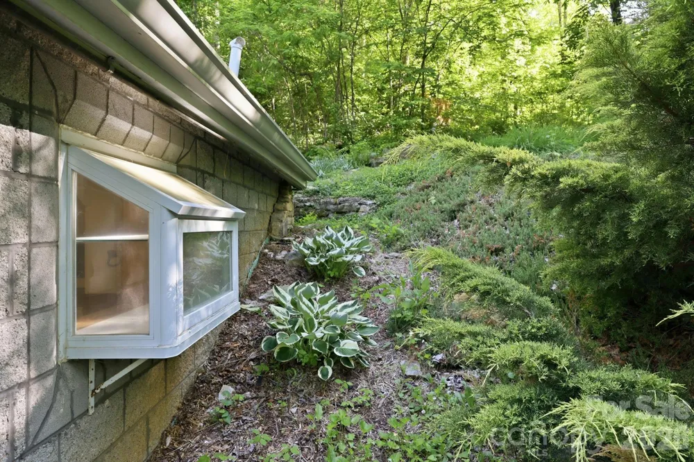 98 Sparkling Springs Road Fairview, NC 28730