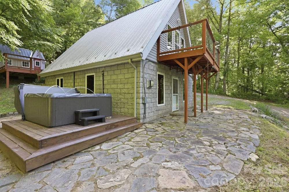 98 Sparkling Springs Road Fairview, NC 28730