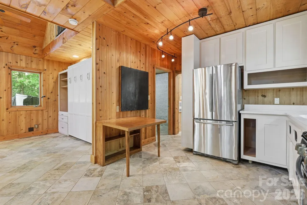 98 Sparkling Springs Road Fairview, NC 28730