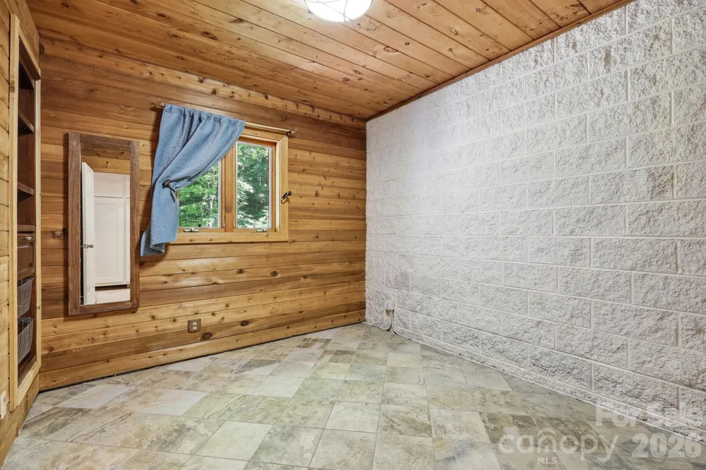 98 Sparkling Springs Road Fairview, NC 28730