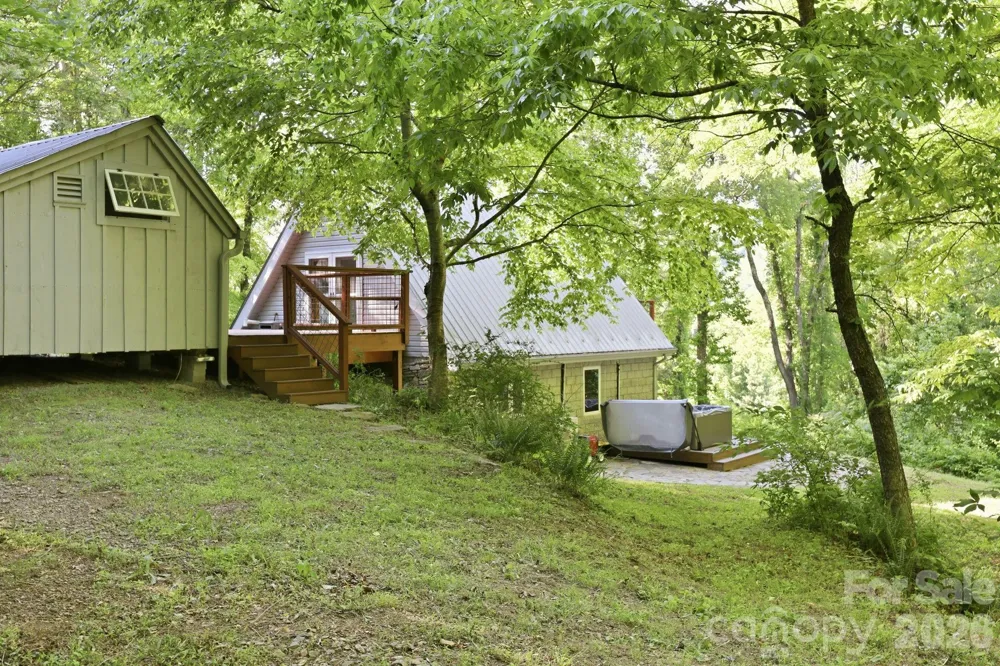 98 Sparkling Springs Road Fairview, NC 28730