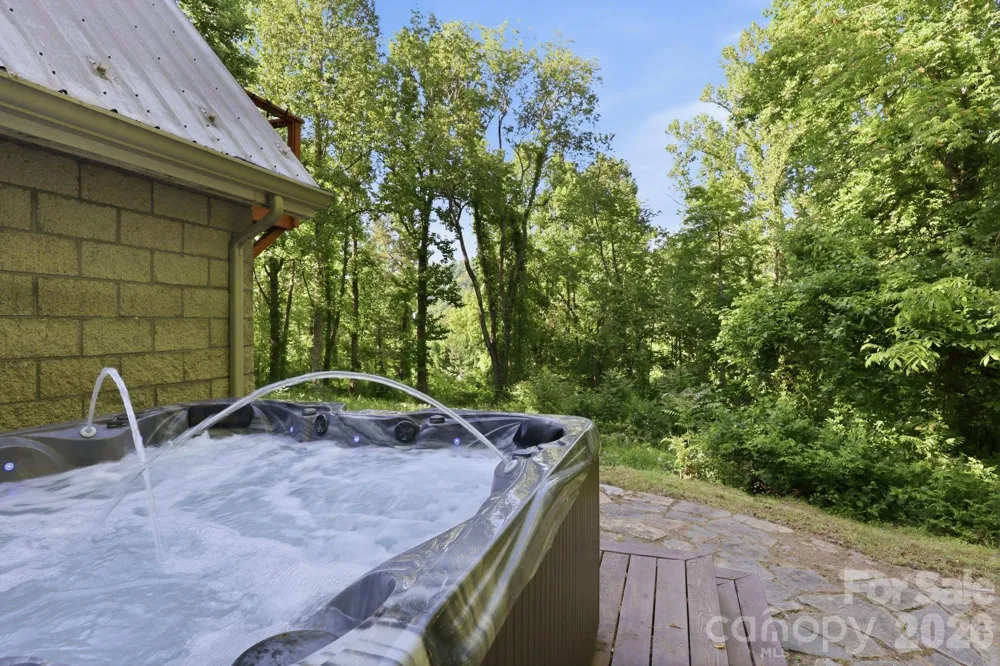 98 Sparkling Springs Road Fairview, NC 28730