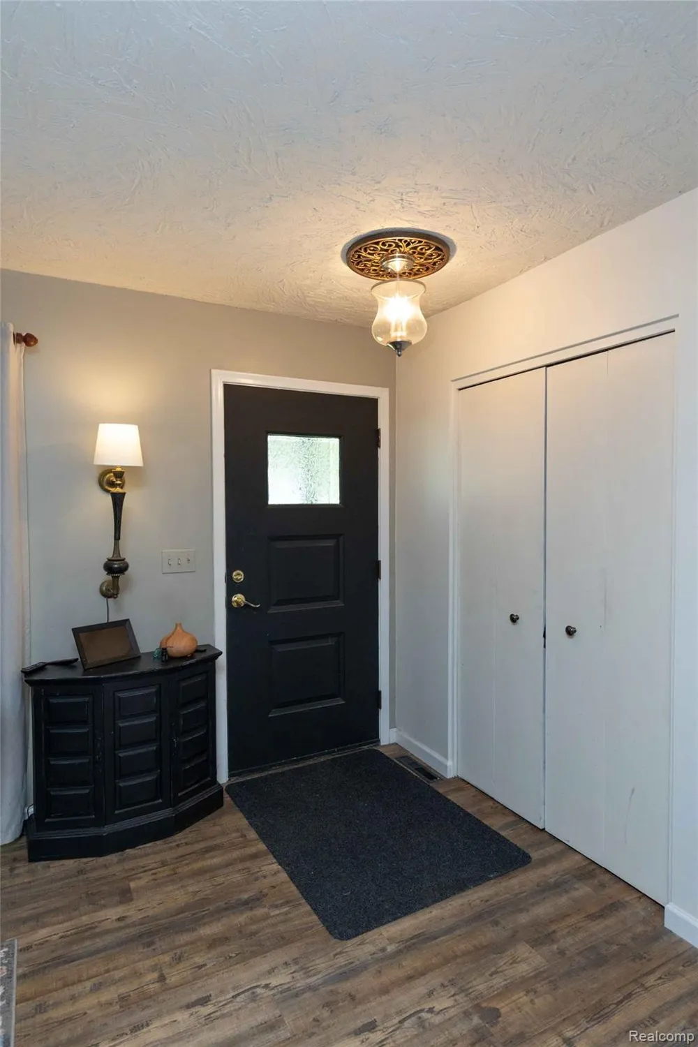 1227 Jackson Street Lapeer City, MI 48446