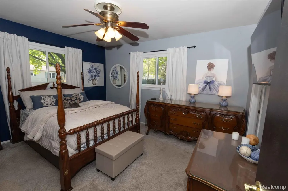 1227 Jackson Street Lapeer City, MI 48446