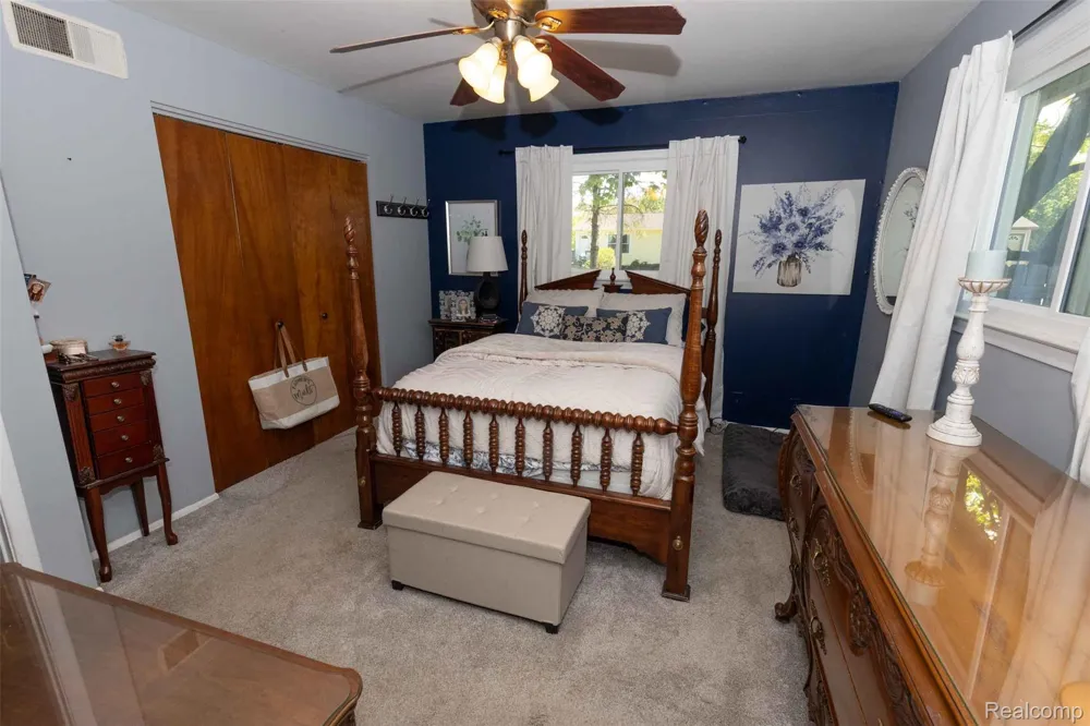 1227 Jackson Street Lapeer City, MI 48446