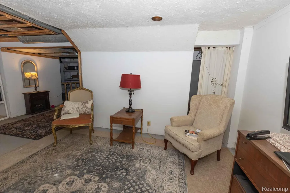 1227 Jackson Street Lapeer City, MI 48446
