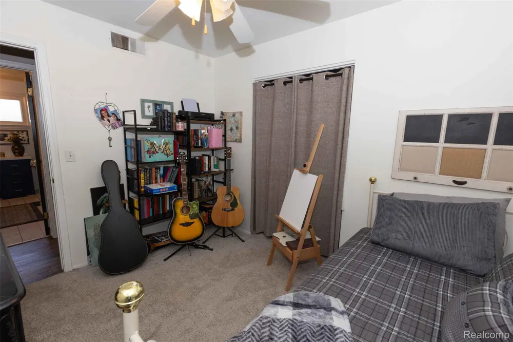 1227 Jackson Street Lapeer City, MI 48446