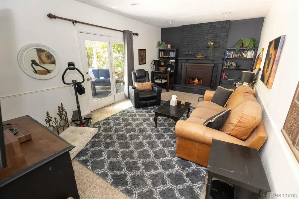 1227 Jackson Street Lapeer City, MI 48446