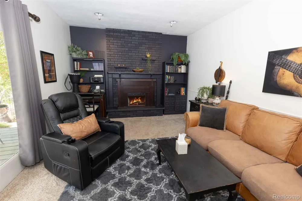 1227 Jackson Street Lapeer City, MI 48446