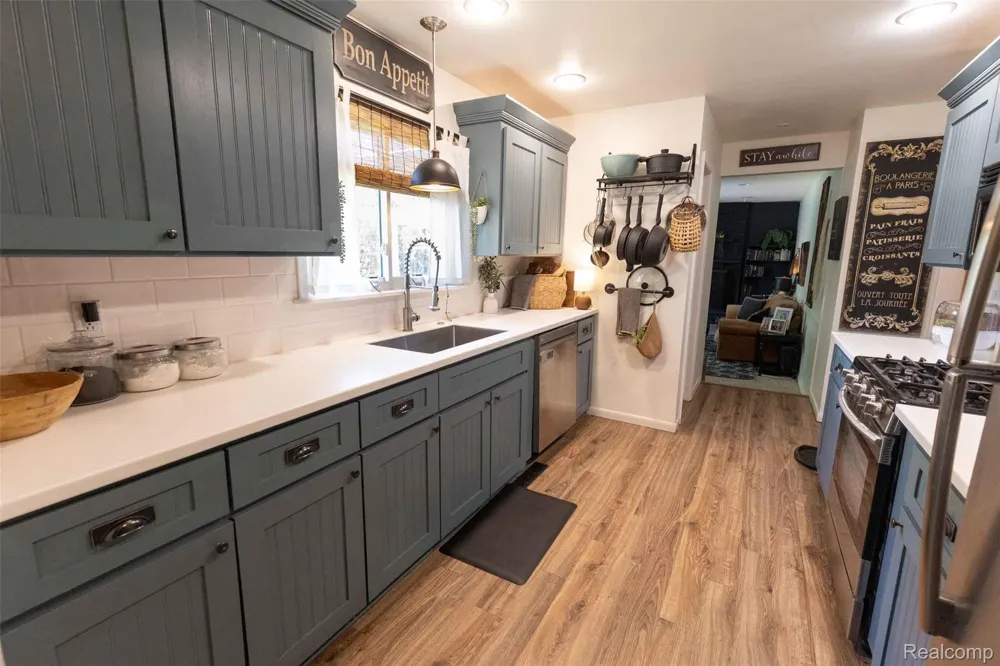 1227 Jackson Street Lapeer City, MI 48446