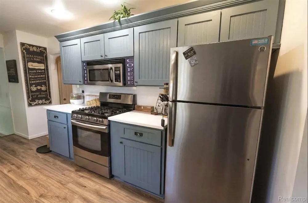 1227 Jackson Street Lapeer City, MI 48446