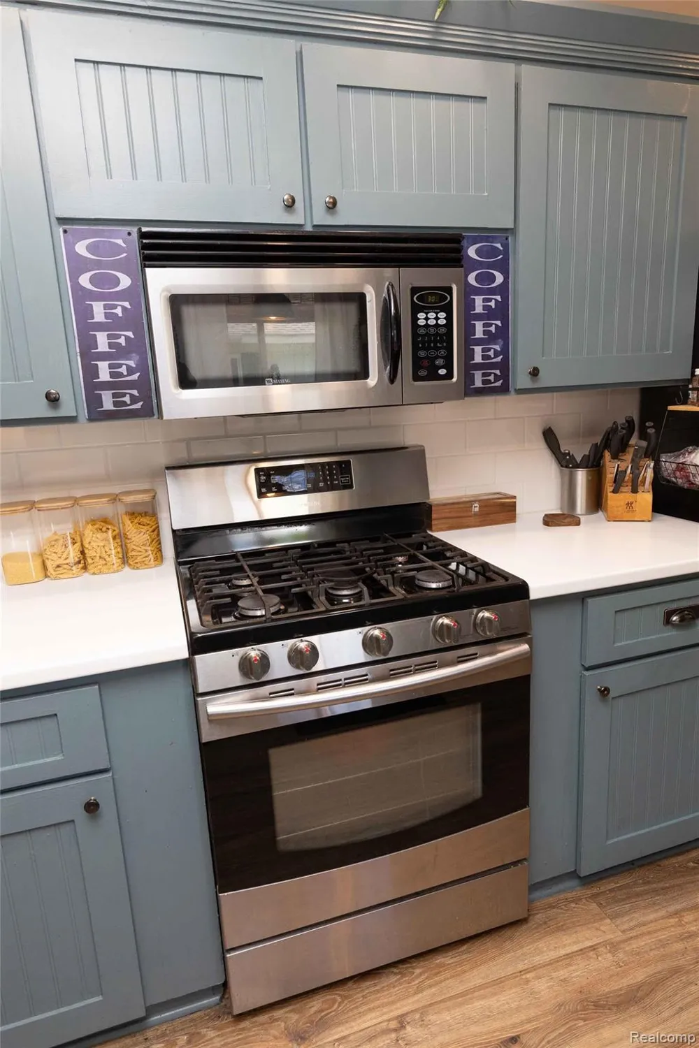 1227 Jackson Street Lapeer City, MI 48446
