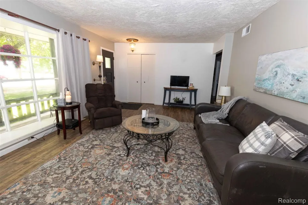 1227 Jackson Street Lapeer City, MI 48446