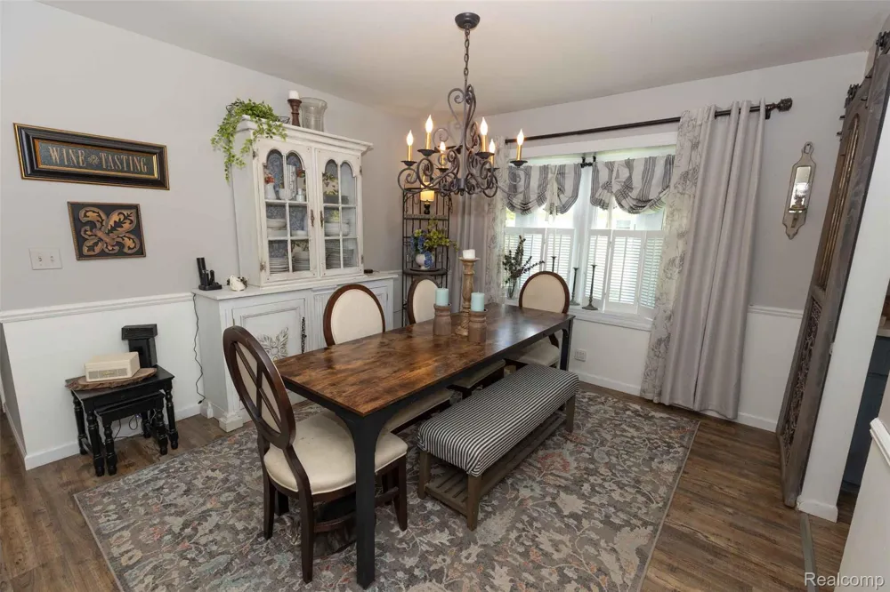 1227 Jackson Street Lapeer City, MI 48446