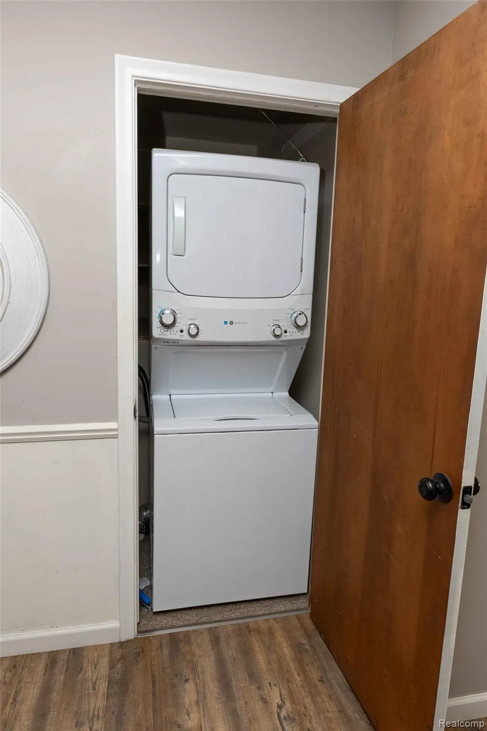 1227 Jackson Street Lapeer City, MI 48446
